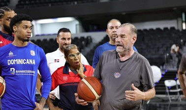 Luismal Ferreiras y Chad Baker entran al equipo dominicano chocar&aacute; este lunes ante Chile