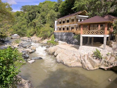 Intervención por construcciones ilegales en río Yaque del Norte