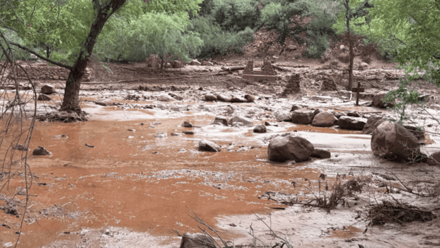 Inundaciones repentinas en el Gran Ca&ntilde;&oacute;n dejan unos 15 desaparecidos y 62 evacuados