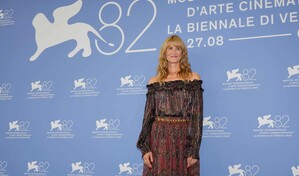 Laura Dern homenajear&aacute; a George Clooney en la entrega de su Le&oacute;n de Oro honor&iacute;fico