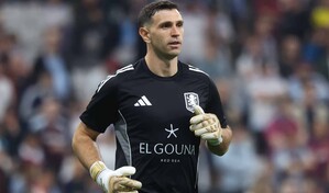 El Dibu, titular con el Chelsea horas después de su fichaje