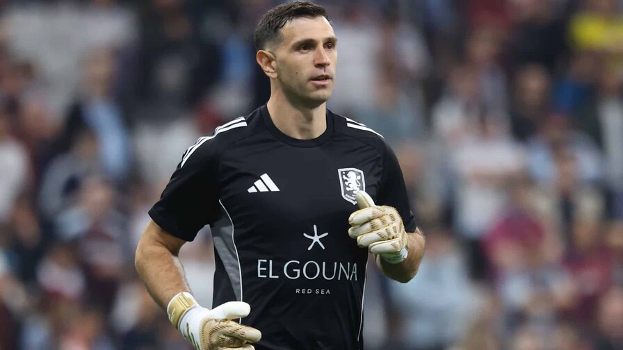 El Dibu, titular con el Chelsea horas después de su fichaje