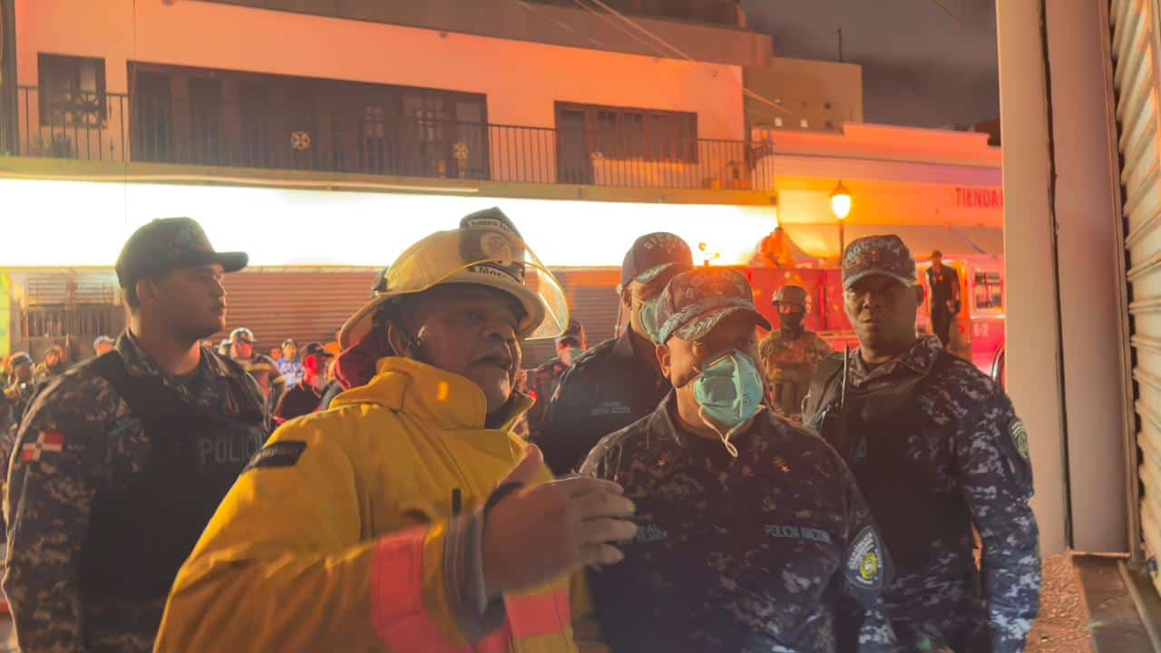 Cuerpo de Bomberos de Santigo ofrece declaraciones sobre el incendio ocurrido en el Mercado Modelo.