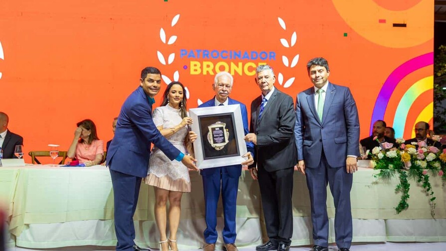 Comerciantes de la provincia Duarte reconocen al BHD por su respaldo al sector productivo Comerciantes de la provincia Duarte reconocen al BHD por su respaldo al sector productivo
