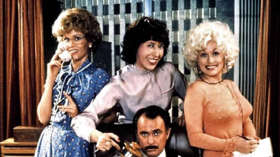 "9 to 5", Dolly Parton y una comedia que todav&iacute;a trabaja horas extras