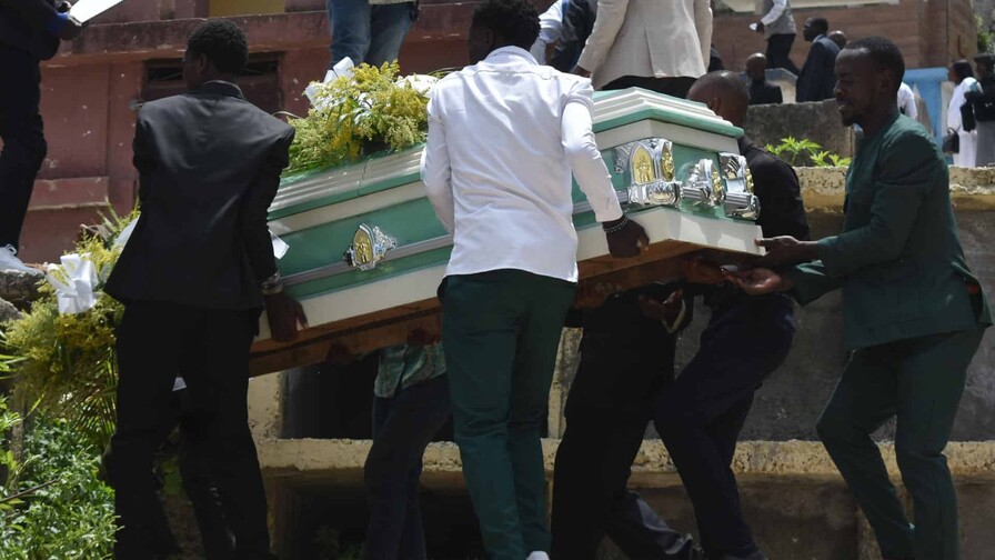Despiden en Hait&iacute; a cuatro v&iacute;ctimas de una familia de la masacre que dej&oacute; 47 muertos