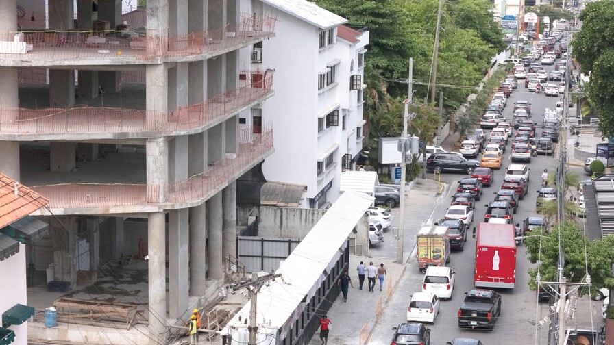 Casi el 60 % de las obras que se construyen en la región metropolitana están paralizadas Casi el 60 % de las obras que se construyen en la región metropolitana están paralizadas