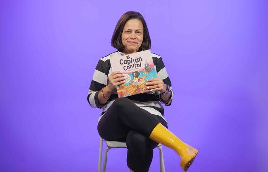 "El mismo libro me pidi&oacute; hacer algo m&aacute;s"; Anya Damir&oacute;n lleva El Capit&aacute;n Control al teatro