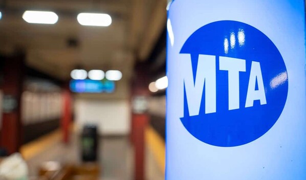 Metro de Nueva York interrumpe servicio tras descubrir grietas bajo las v&iacute;as