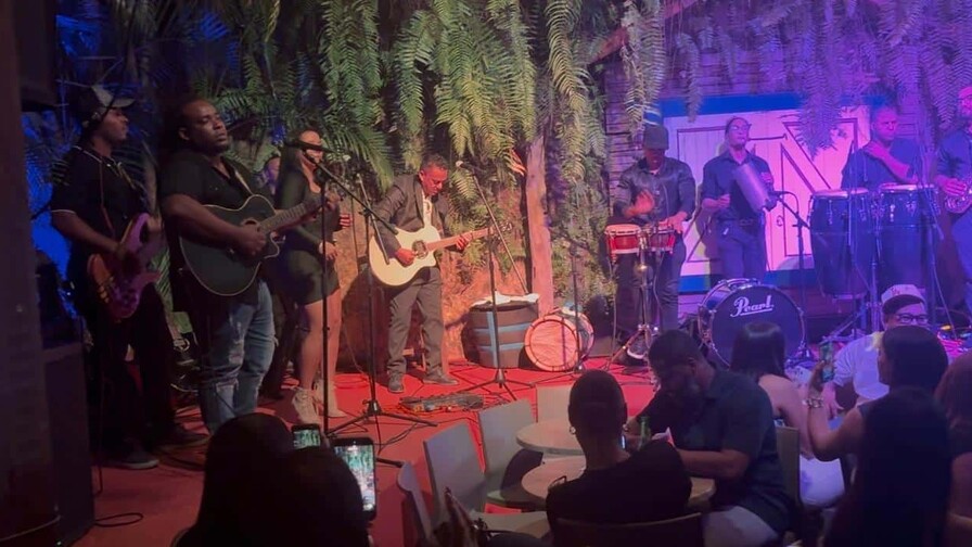 Jean Luis Fortuna rinde tributo a Antony Santos en Casa de Teatro Jean Luis Fortuna rinde tributo a Antony Santos en Casa de Teatro