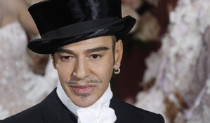 John Galliano renuncia a la muestra que el Met iba a dedicarle tras cr&iacute;ticas por antisemitismo
