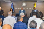 La JCE rectifica y deja en suspenso la restricción a las encuestas electorales La JCE rectifica y deja en suspenso la restricción a las encuestas electorales