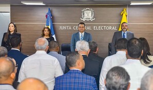 La JCE rectifica y deja en suspenso la restricci&oacute;n a las encuestas electorales