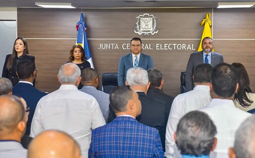 La JCE rectifica y deja en suspenso la restricci&oacute;n a las encuestas electorales