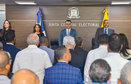 La JCE rectifica y deja en suspenso la restricci&oacute;n a las encuestas electorales