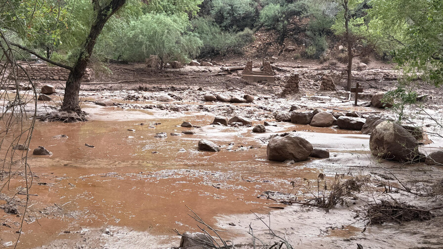 Un muerto y 15 desaparecidos tras inundación repentina en el Gran Cañón Un muerto y 15 desaparecidos tras inundación repentina en el Gran Cañón