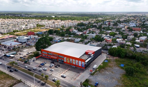 Grupo de comerciantes pide al Gobierno preocuparse por impacto de negocios chinos