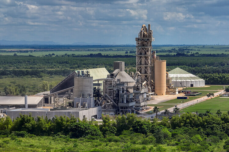 Cemento Panam adquiere planta en El Salvador y ampl&iacute;a su presencia regional