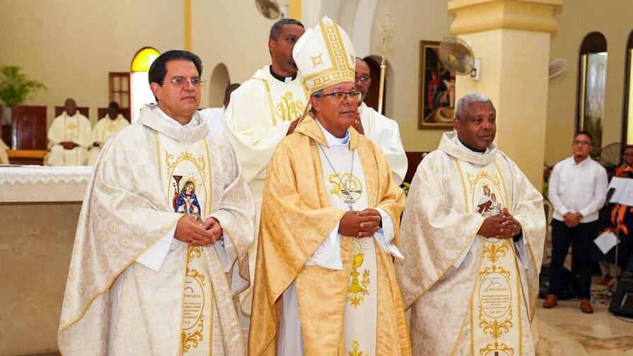 Diócesis de Barahona conmemora 25 años de sacerdocio de Marco Pérez y Secilio Espinal Diócesis de Barahona conmemora 25 años de sacerdocio de Marco Pérez y Secilio Espinal