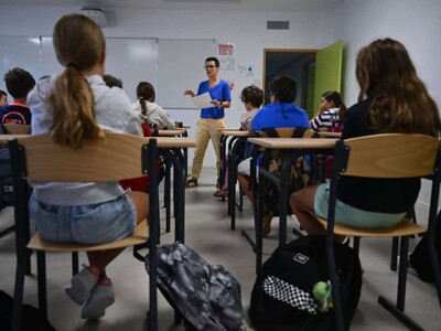Difícil vuelta a clase en los liceos de Francia, sin celulares