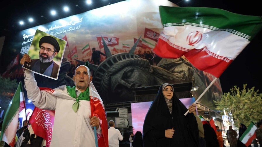 Irán y EE. UU. mantienen el pulso por el estrecho de Ormuz con nuevos intercambios de ataques Irán y EE. UU. mantienen el pulso por el estrecho de Ormuz con nuevos intercambios de ataques