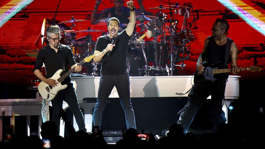 Lionel Richie ingresa voluntariamente en cuidados intensivos para someterse a pruebas Lionel Richie ingresa voluntariamente en cuidados intensivos para someterse a pruebas