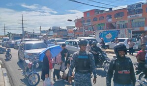 Hombre choca a una mujer y luego hiere de un disparo a motorista en Santo Domingo Este