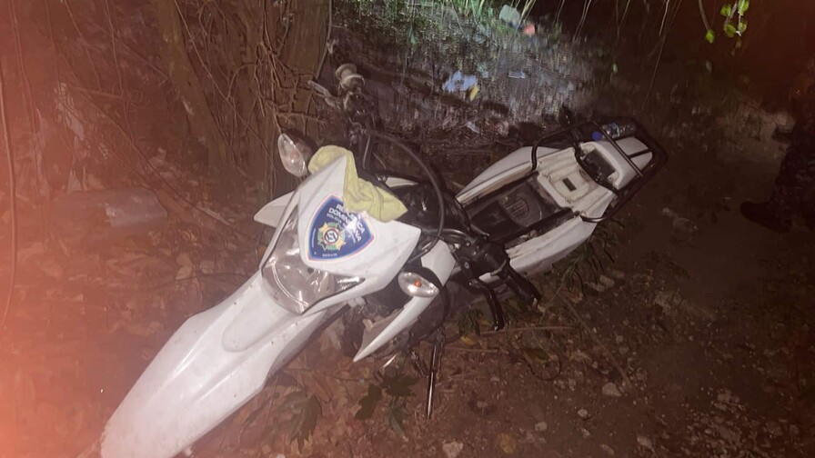 Dejan abandonada motocicleta policial robada durante asalto a patrulla en Santiago Dejan abandonada motocicleta policial robada durante asalto a patrulla en Santiago