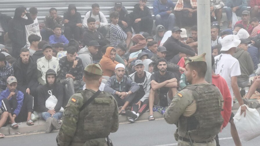 Ceuta, un mes después: entre el drama migratorio y la rabia por sentirse abandonados Ceuta, un mes después: entre el drama migratorio y la rabia por sentirse abandonados