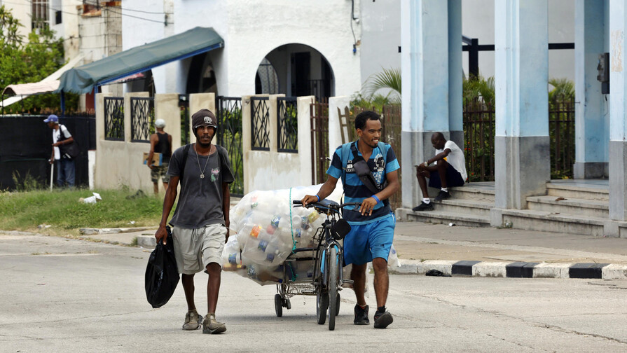 Cuba autoriza la creación de empresas privadas de más de 100 trabajadores Cuba autoriza la creación de empresas privadas de más de 100 trabajadores