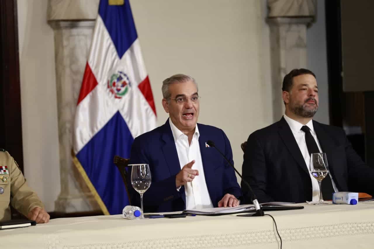 Luis Abinader durante el anuncio de medidas para proteger parques nacionales