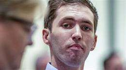 Juez de EE. UU. dictamina que sospechoso del asesinato de Charlie Kirk vaya a juicio