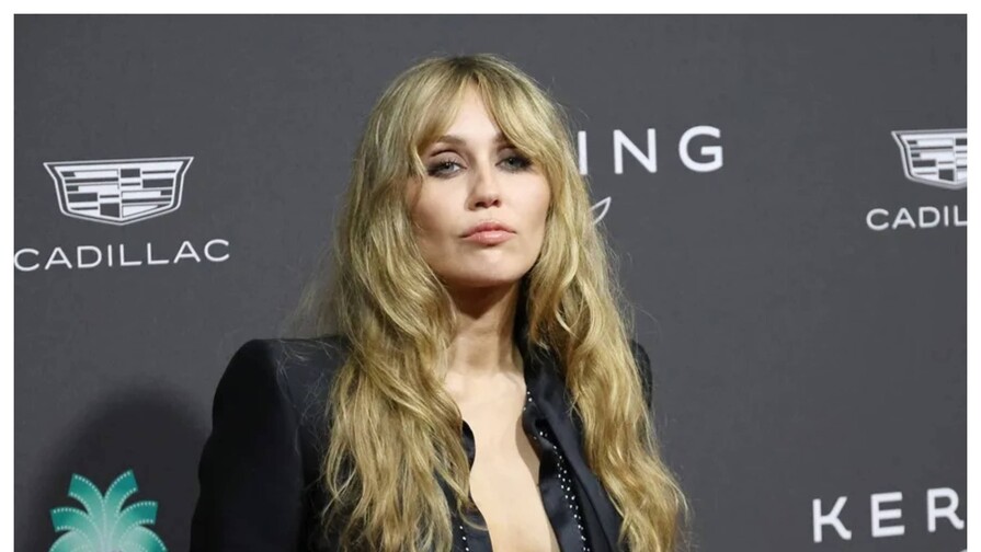 La cantante Miley Cyrus anuncia su nuevo álbum Bass Persuades para el 18 de septiembre La cantante Miley Cyrus anuncia su nuevo álbum Bass Persuades para el 18 de septiembre