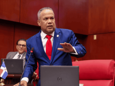 Senador Héctor Acosta se queja en el Senado de agentes de la Digesett