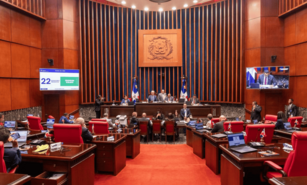 Senadores llaman a la ADP a evitar reducci&oacute;n de horas de clases y priorizar la docencia