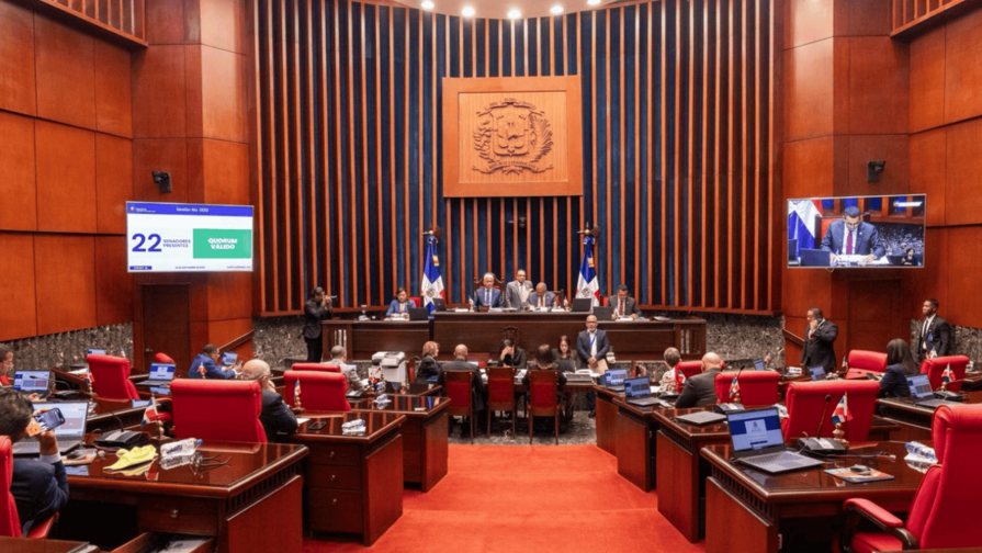 Senadores llaman a la ADP a evitar reducción de horas de clases y priorizar la docencia Senadores llaman a la ADP a evitar reducción de horas de clases y priorizar la docencia