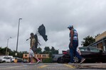 Florida declara la emergencia ante el avance de Isa&iacute;as, que podr&iacute;a ser hurac&aacute;n el jueves