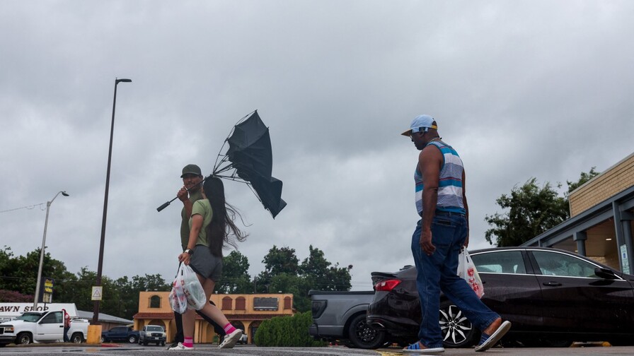 Tormenta tropical Edouard deja inundaciones y rescates en Texas tras intensas lluvias Tormenta tropical Edouard deja inundaciones y rescates en Texas tras intensas lluvias