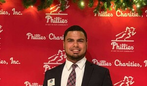 Edwin Soto no lleg&oacute; como jardinero pero alcanz&oacute; la alta gerencia de los Filis de Filadelfia