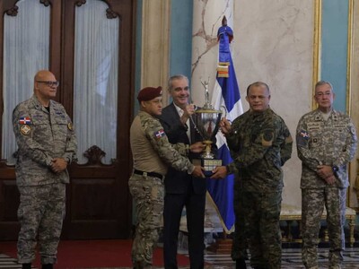 Abinader dice RD tiene Fuerzas Armadas “de élite”