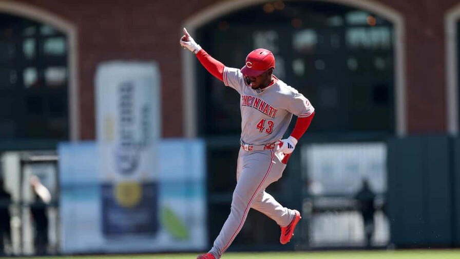 Los Reds reaccionan a tiempo y remontan a los Padres con jonrones de Brito, Rodríguez y Bleday Los Reds reaccionan a tiempo y remontan a los Padres con jonrones de Brito, Rodríguez y Bleday