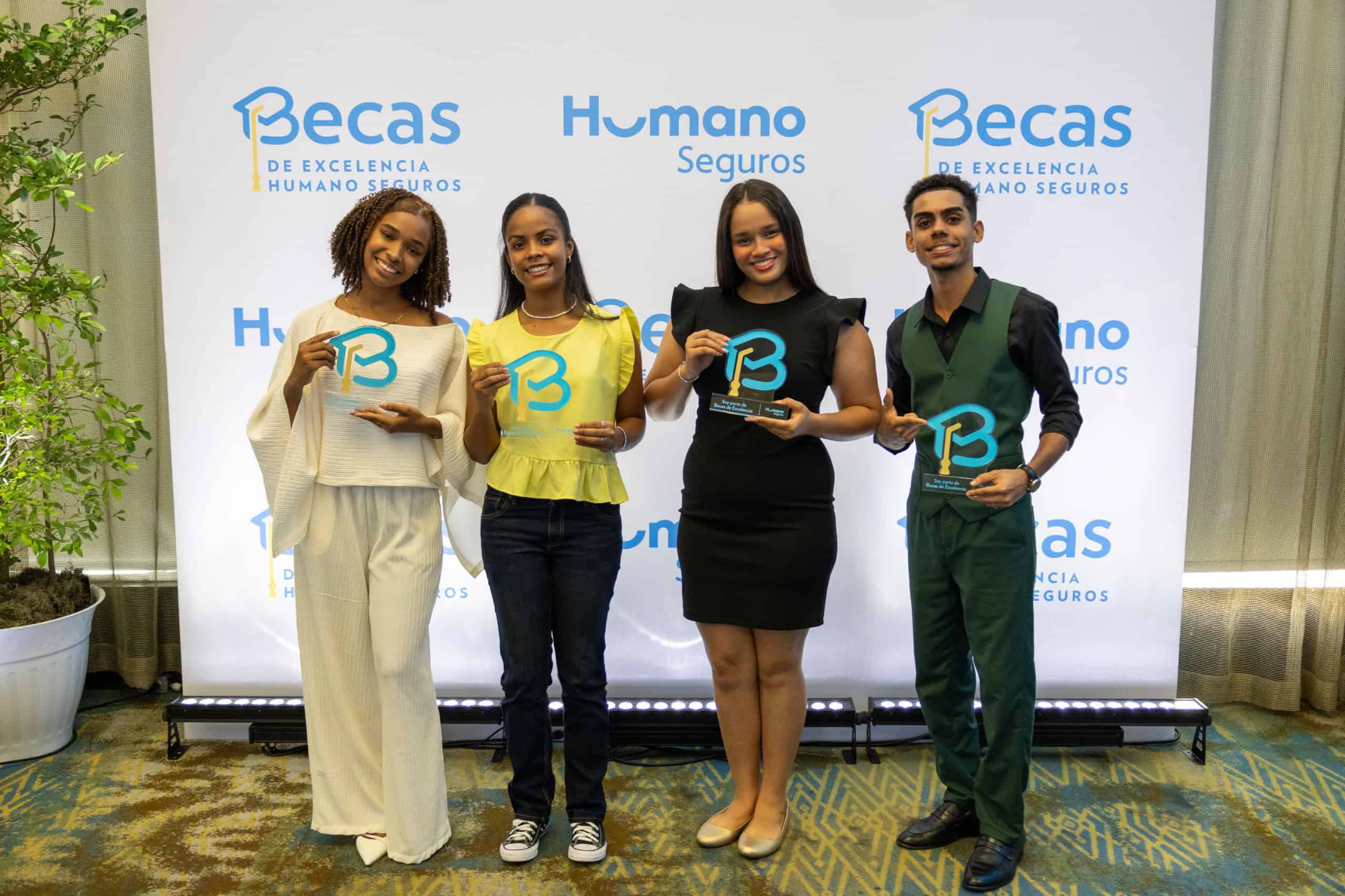 Liz Rodríguez, César Castro, Yuniel De Oleo y Laura Almeida