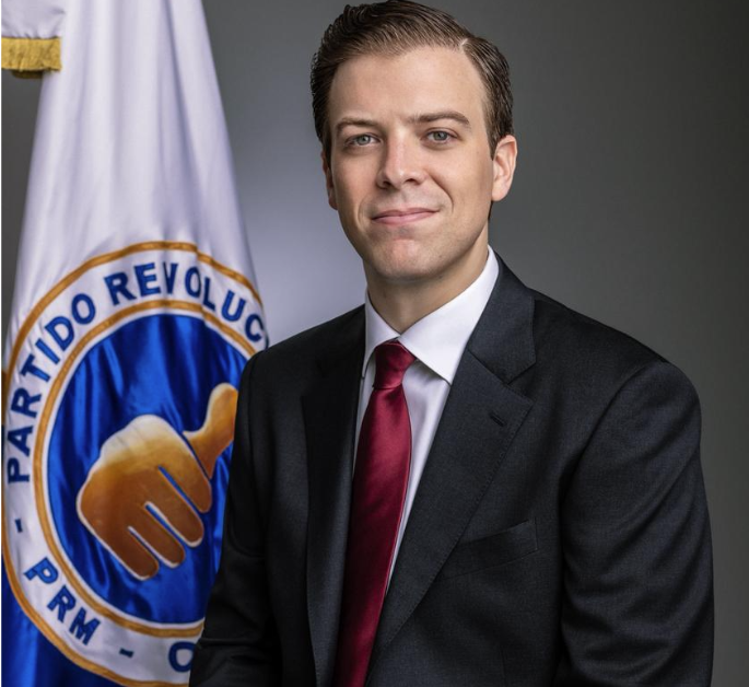 Juan Garrig&oacute; Mej&iacute;a renuncia a su cargo en el Gobierno para asumir como secretario general del PRM