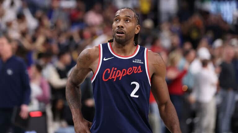 Kawhi «no tenía conocimiento» de la evasión del límite salarial, enfocado en su regreso a Toronto Kawhi «no tenía conocimiento» de la evasión del límite salarial, enfocado en su regreso a Toronto