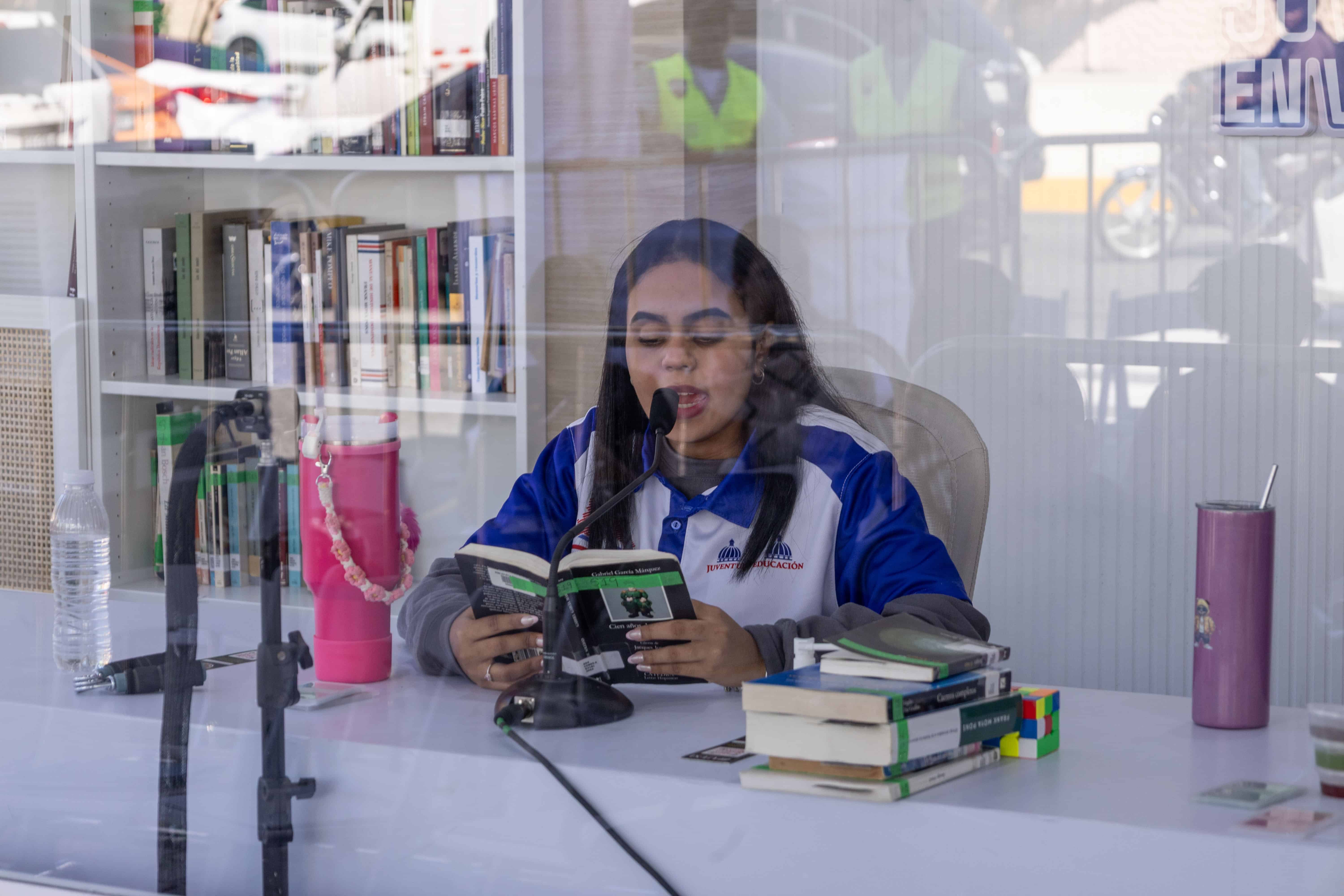 Imagen de una de las participantes en el reto de lectura.