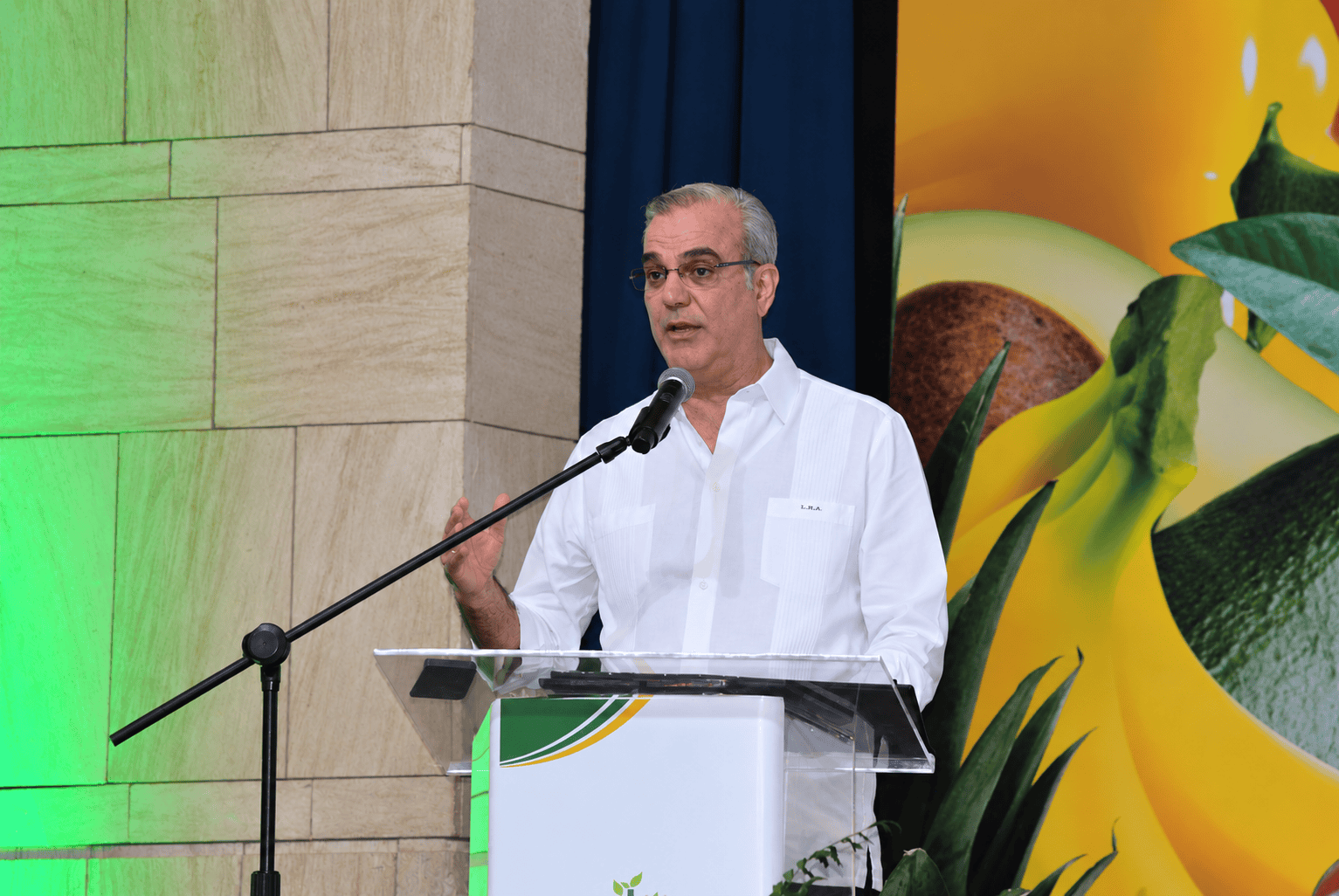 El presidente Luis Abinader, el 4 de septiembre de 2026, durante su participaci&oacute;n en la clausura del XXVIII Encuentro de L&iacute;deres del Sector Agropecuario.