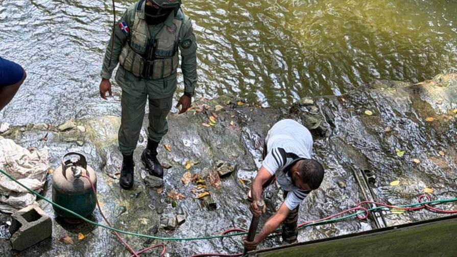 Desmantelan represa irregular en el río Yabija y restablecen el curso del agua Desmantelan represa irregular en el río Yabija y restablecen el curso del agua