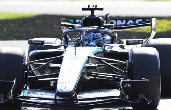 Russell enfr&iacute;a la euforia de los tifosi en ensayos libres en Monza