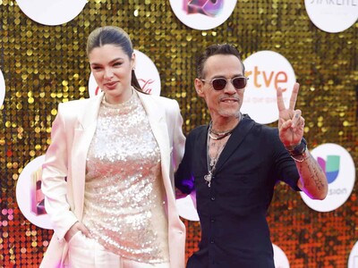 La alfombra roja de Premios Juventud, color con mucho sabor latino