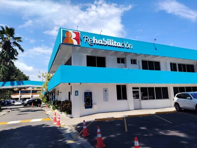 Padres se quejan por aumentos en terapias y Rehabilitación responde
